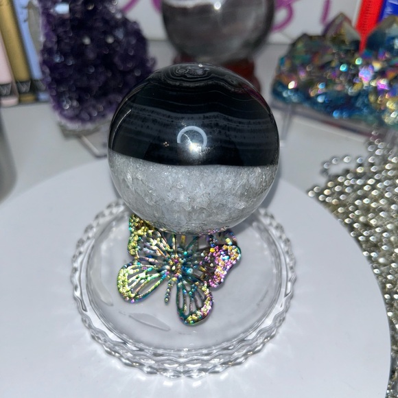 Quartz and Black Onyx/Agate Sphere 67 MM - BLAGQTZ-001 PRICE FIRM - Picture 2 of 5